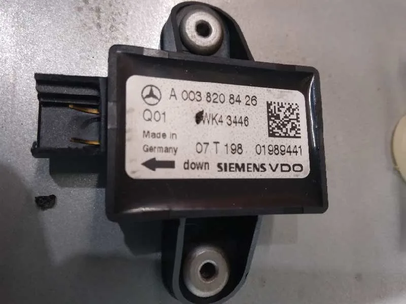 Elevalunas Delantero Derecho para Mercedes-Benz Clase M (W164)