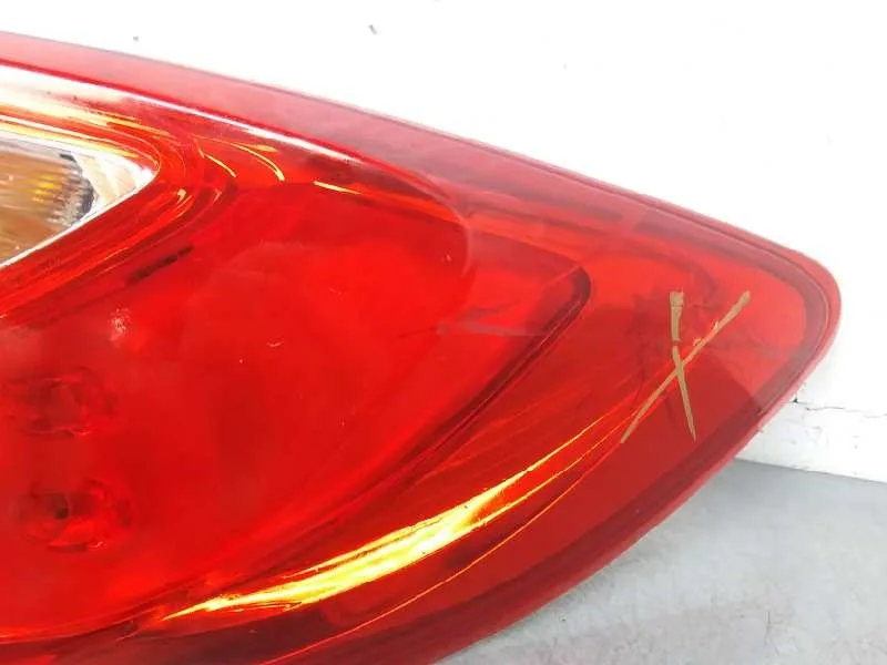 Piloto Trasero Derecho para Mazda 2 Lim. (De)