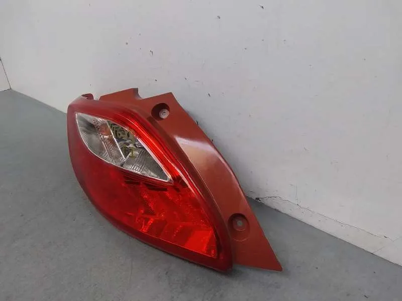 Piloto Trasero Izquierdo para Mazda 2 Lim. (De)