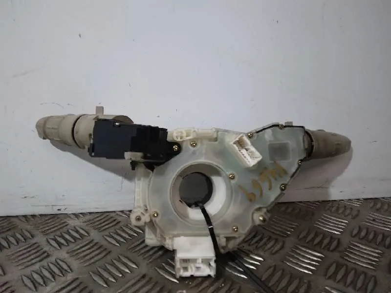 Mando Multifuncion para Nissan Micra (K12E)