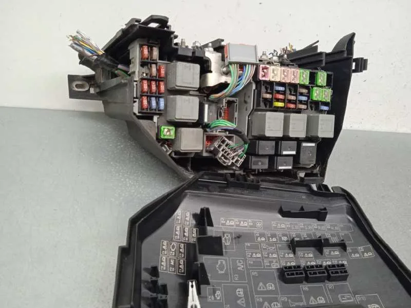 Caja Reles / Fusibles para Ford Mondeo Ber. (Ca2)
