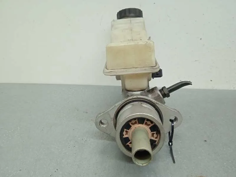 Bomba Freno para Toyota Avensis Berlina (T25)