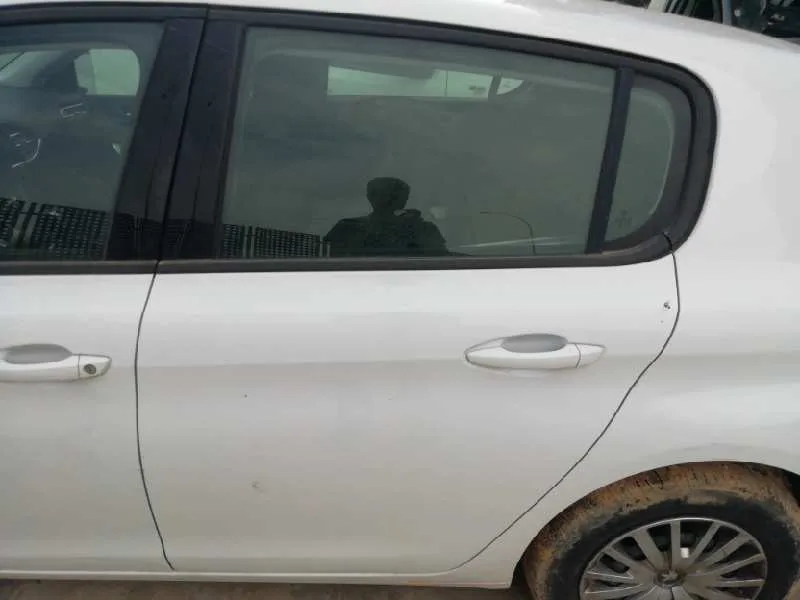 Puerta Trasera Izquierda para Peugeot 308