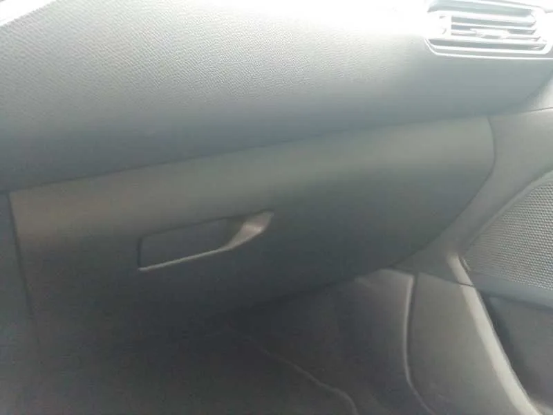 Guantera para Peugeot 308