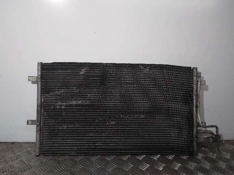 Condensador / Radiador Aire Acondicionado para Ford Focus Berlina (Cap)