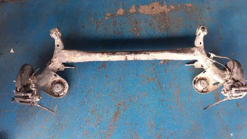 Puente Trasero para Kia Rio (Yb)