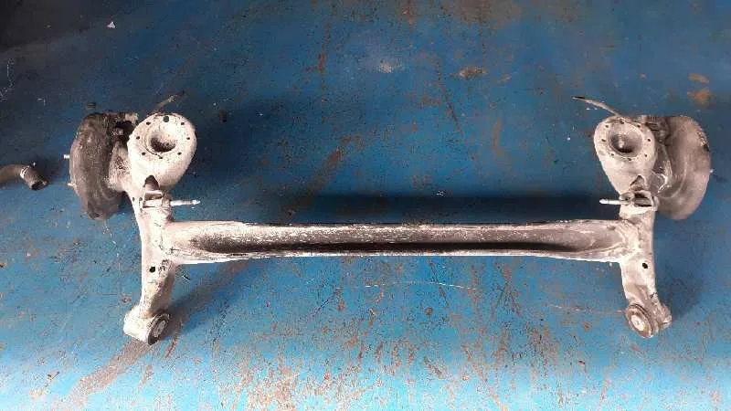 Puente Trasero para Kia Rio (Yb)