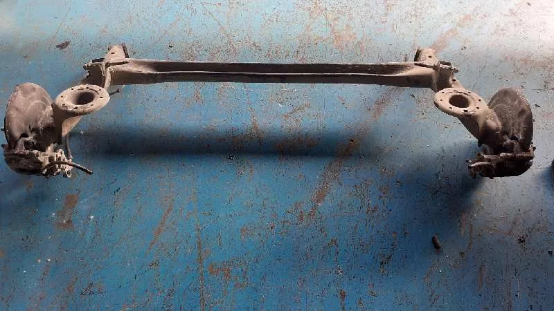 Puente Trasero para Kia Rio (Yb)