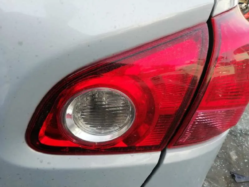 Piloto Trasero Derecho Interior para Nissan Qashqai (J10)