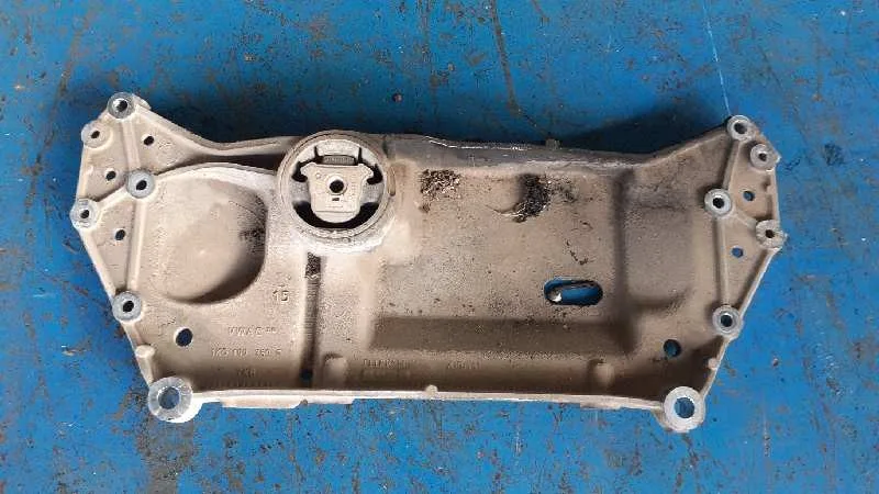 Puente Delantero para Volkswagen Golf Plus (5M1)