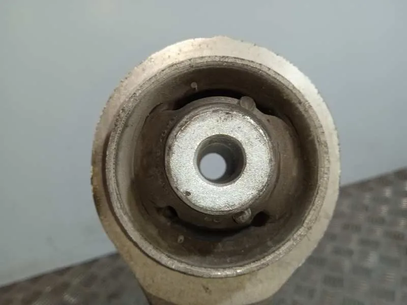 Brazo Suspension Inferior Delantero Derecho para Seat Exeo Berlina (3R2)