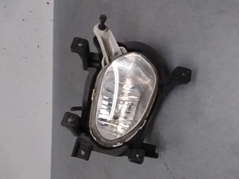 Faro Antiniebla Derecho para Kia Cee'd