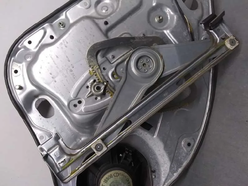 Elevalunas Trasero Izquierdo para Ford Focus Berlina (Cap)
