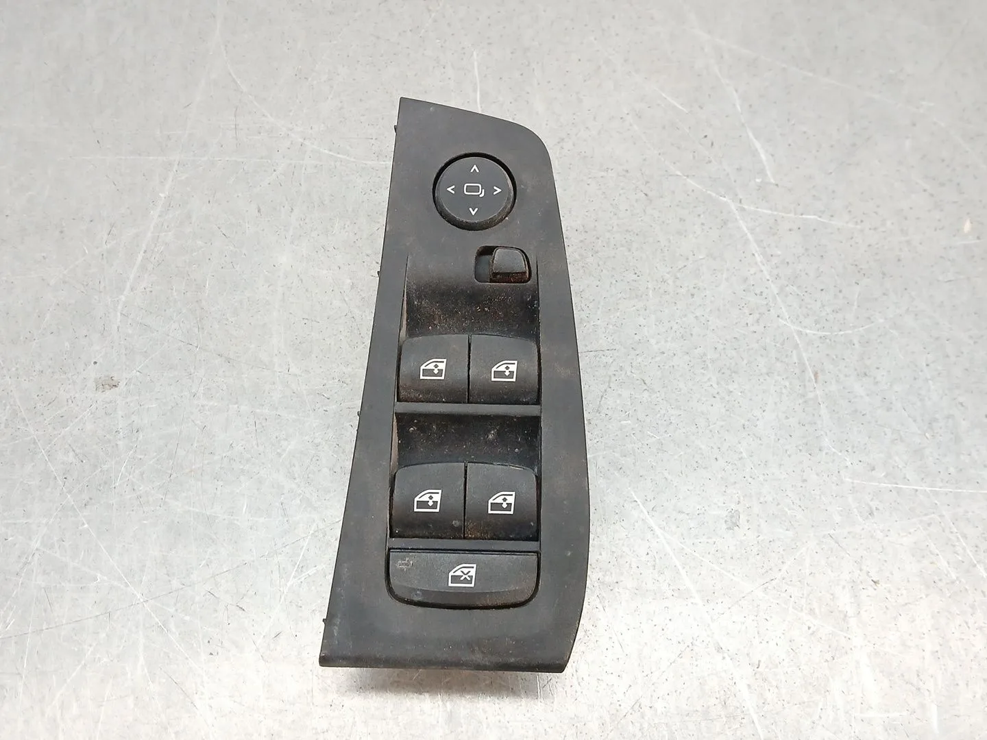 Mando Elevalunas Delantero Izquierdo para Bmw Serie 1 Lim. (F40)