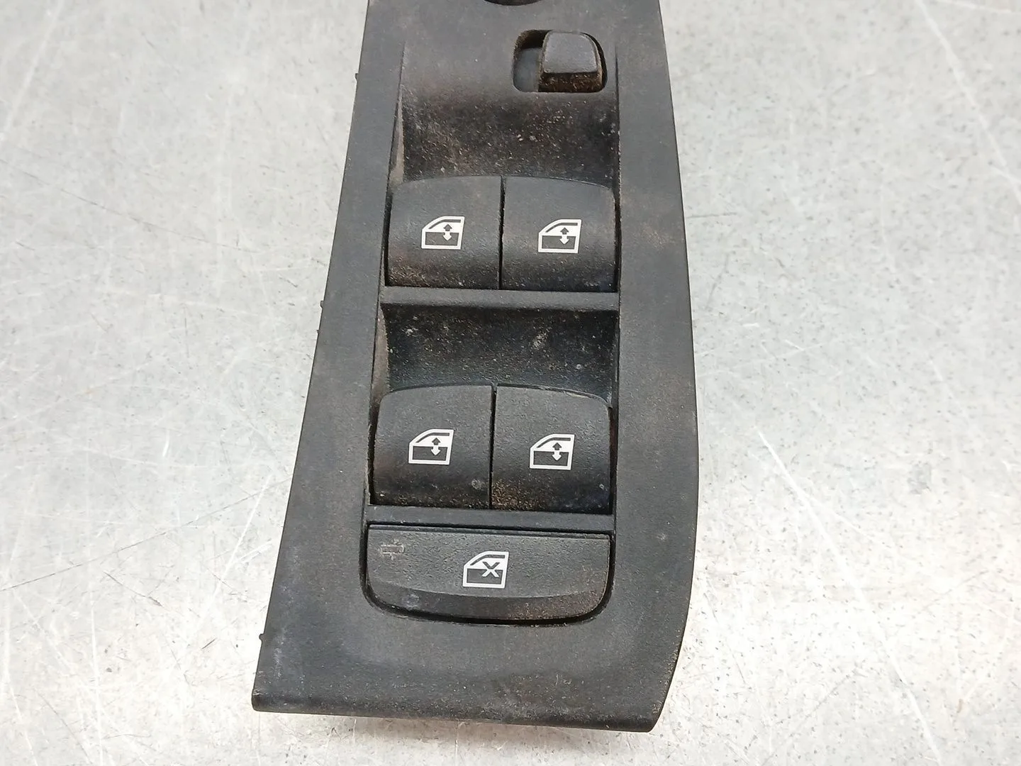 Mando Elevalunas Delantero Izquierdo para Bmw Serie 1 Lim. (F40)