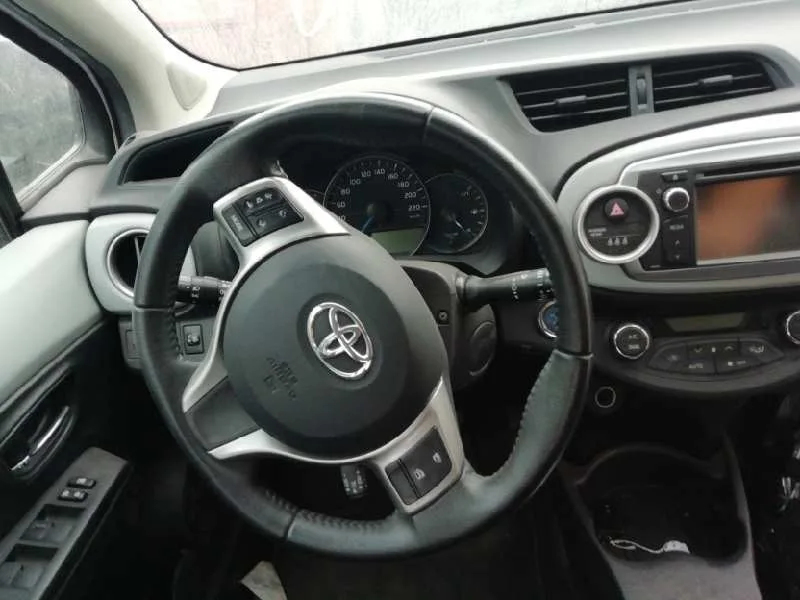 Salpicadero para Toyota Yaris