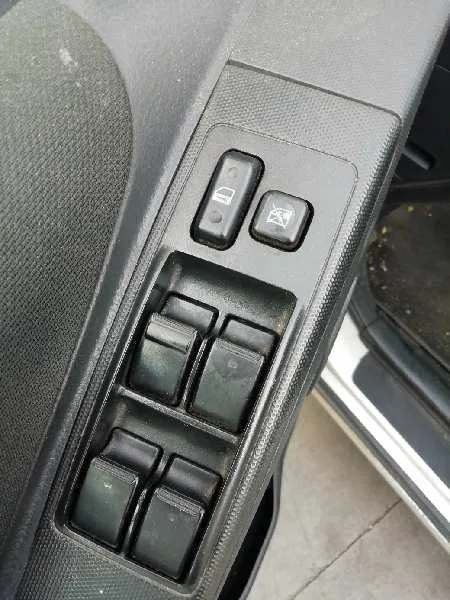 Mando Elevalunas Delantero Izquierdo para Toyota Corolla Verso (R1)