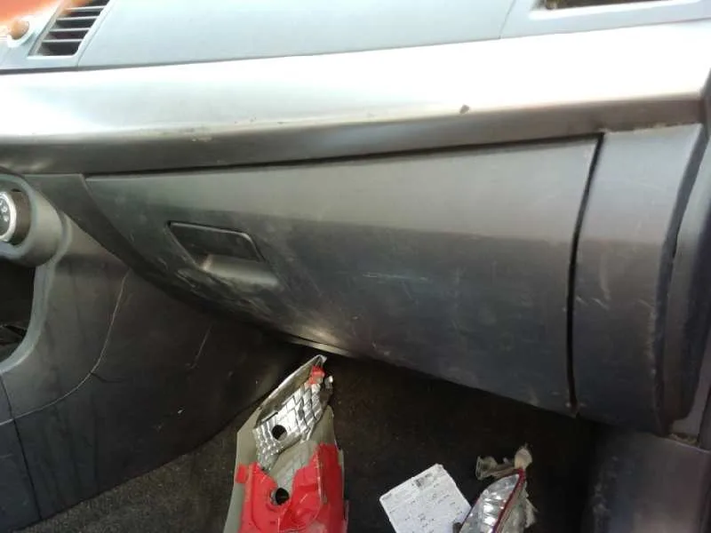 Guantera para Mitsubishi Lancer Sportback (Cx)