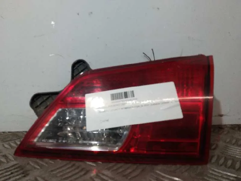 Piloto Trasero Derecho Interior para Subaru Legacy Kombi/Outback B14