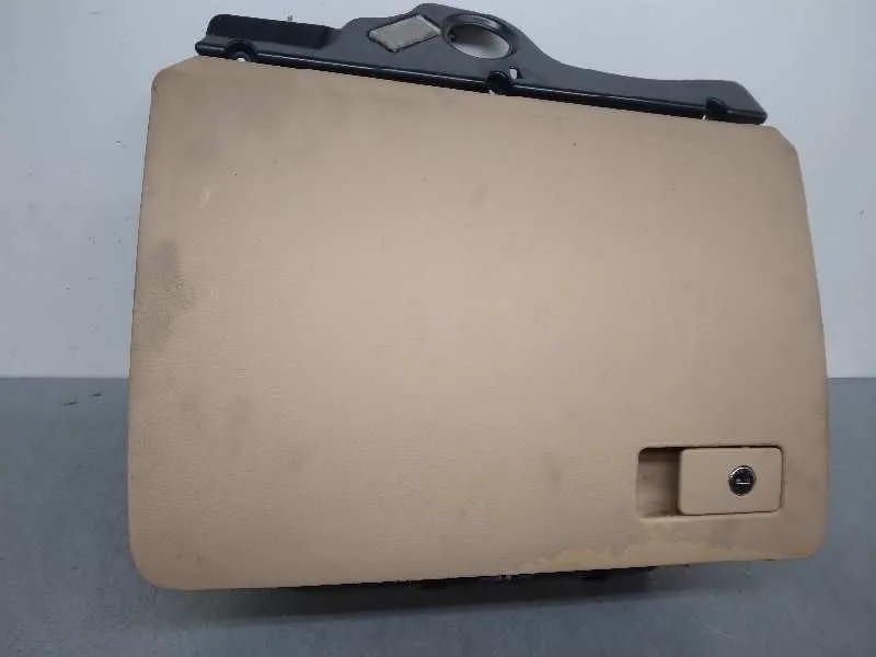 Guantera para Volkswagen Passat Berlina (3C2)