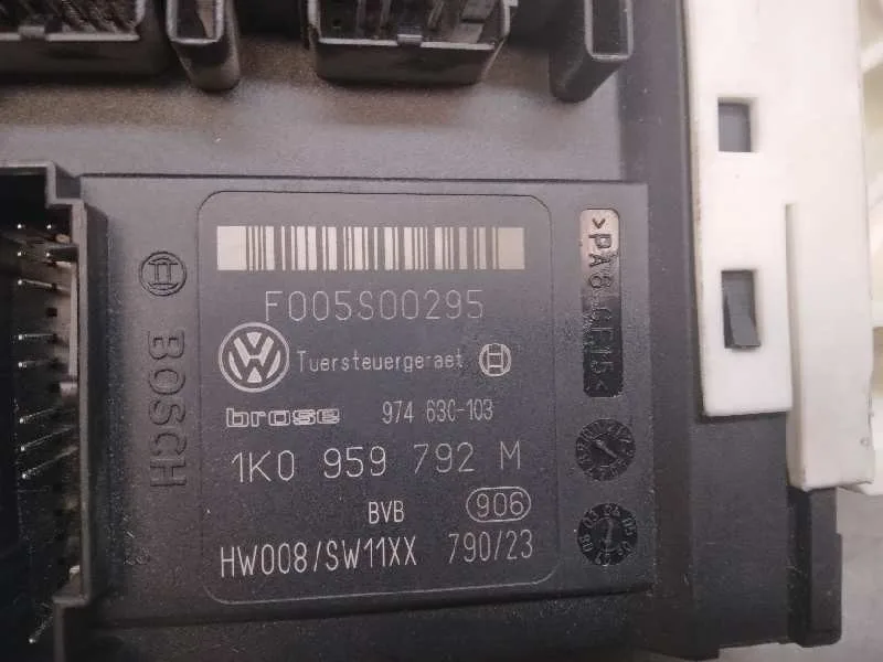 Motor Elevalunas Delantero Derecho para Volkswagen Passat Berlina (3C2)