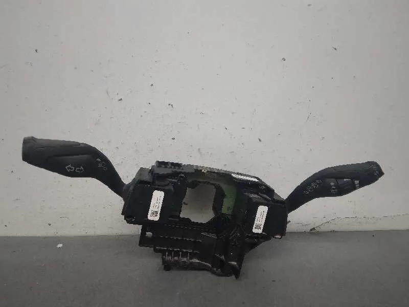 Mando Multifuncion para Ford Focus Lim. (Cb8)