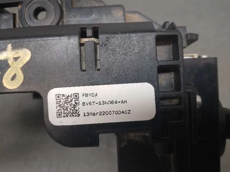 Mando Multifuncion para Ford Focus Lim. (Cb8)