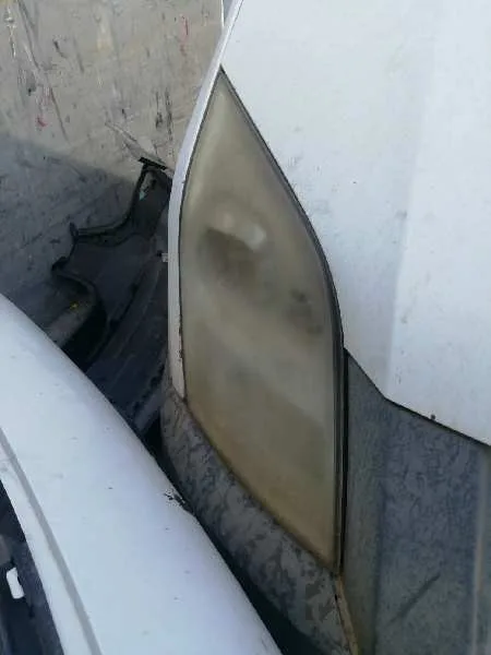 Faro Derecho para Ford Transit Caja Cerrada '06