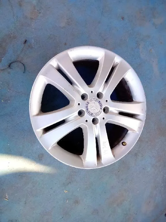 Llanta para Mercedes-Benz Clase R (W251)