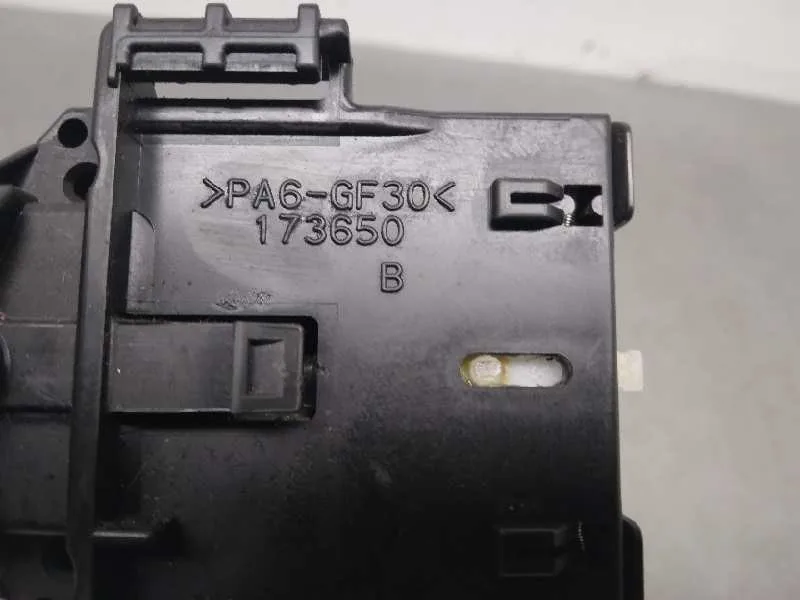 Mando Luces para Toyota Corolla Verso (R1)