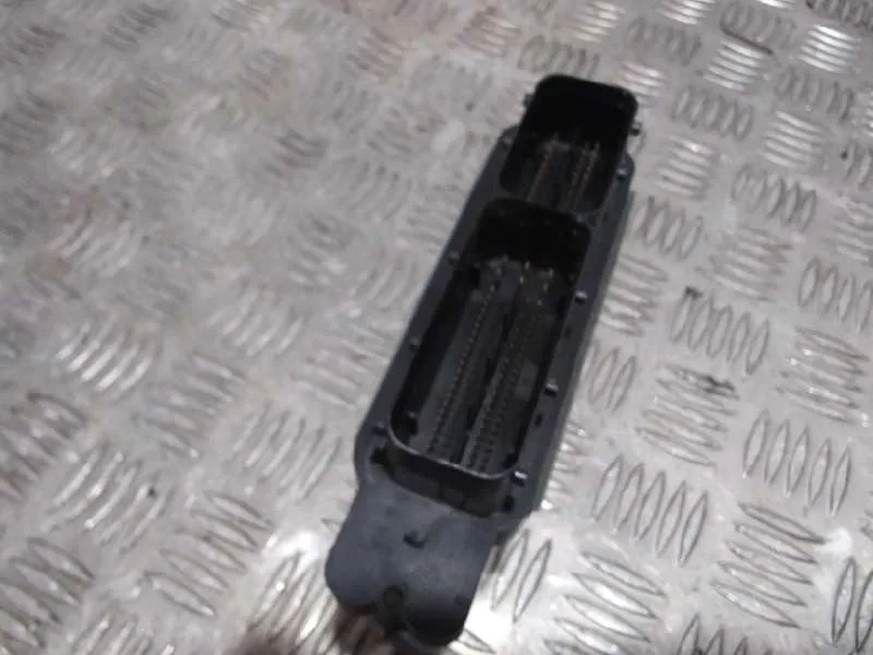 Centralita Motor Uce para Seat Ibiza (6P1)