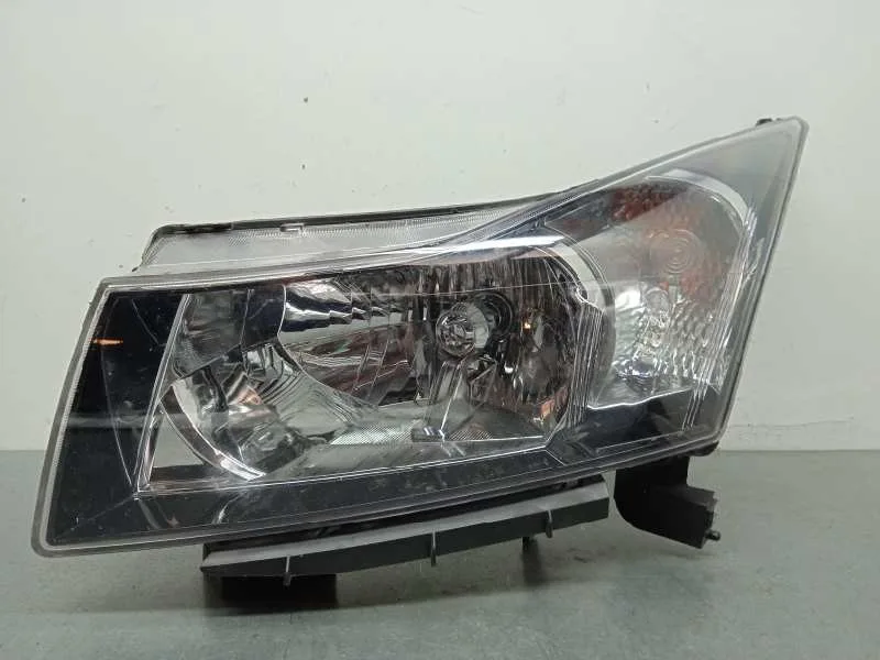 Faro Izquierdo para Chevrolet Cruze Hatchback