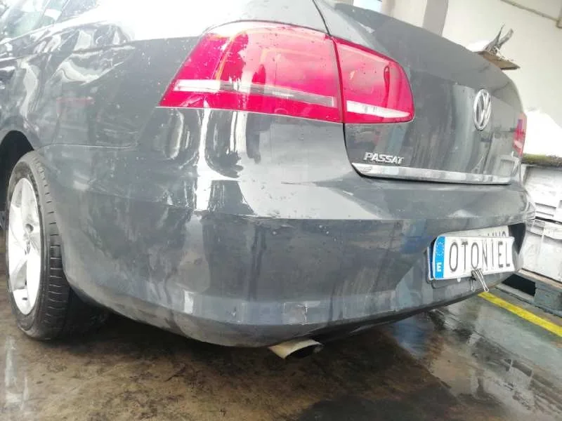 Paragolpes Trasero para Volkswagen Passat Lim. (362)