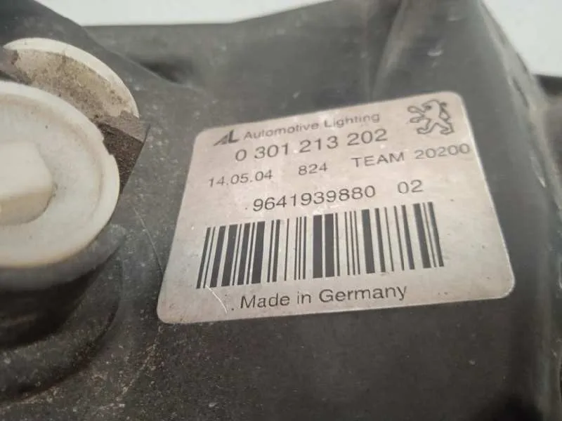 Faro Derecho para Peugeot 407