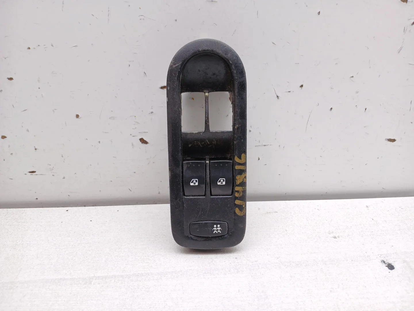 Mando Elevalunas Delantero Izquierdo para Renault Megane Ii Berlina 5P