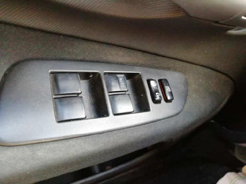 Mando Elevalunas Delantero Izquierdo para Toyota Auris
