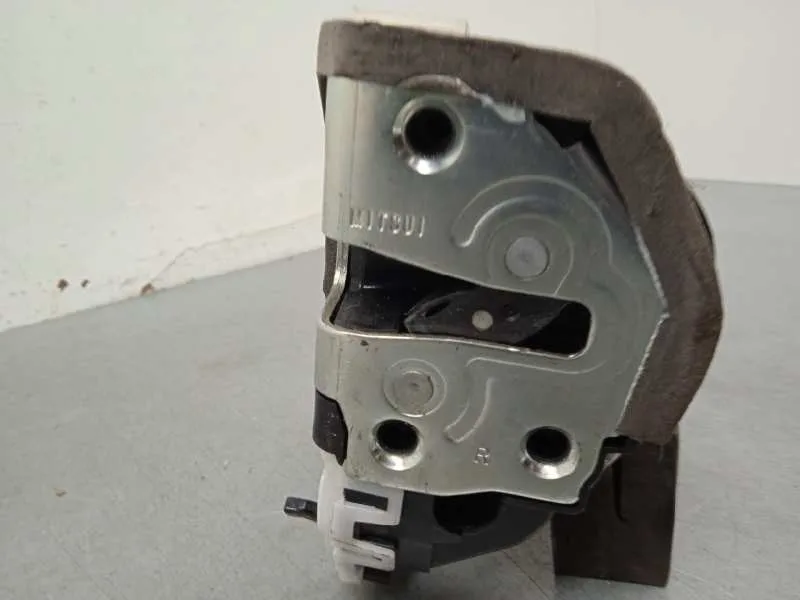 Cerradura Puerta Trasera Derecha para Toyota Yaris