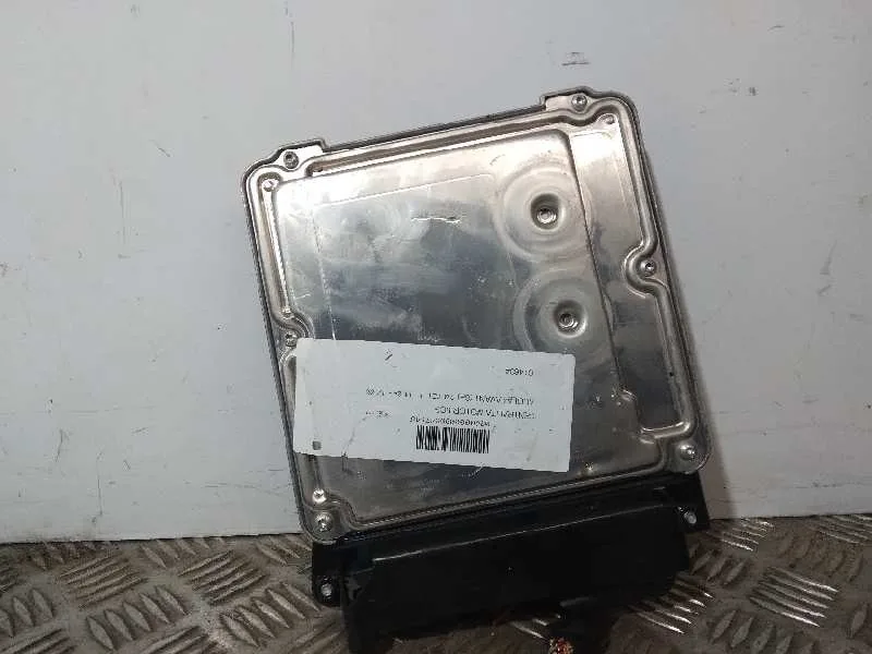 Centralita Motor Uce para Audi A4 Avant (8E)