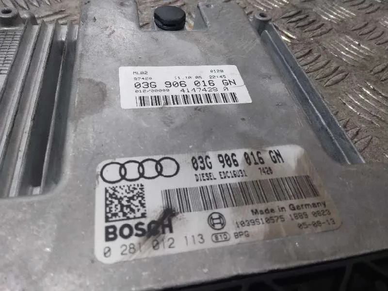 Centralita Motor Uce para Audi A4 Avant (8E)