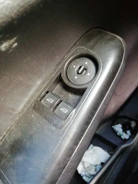 Mando Elevalunas Delantero Izquierdo para Ford Tourneo Courier (C4A)