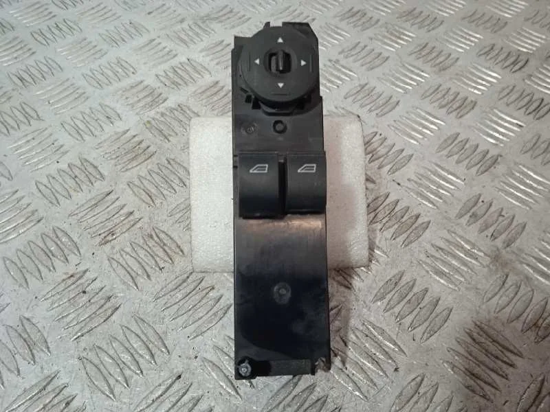 Mando Elevalunas Delantero Izquierdo para Ford Tourneo Courier (C4A)