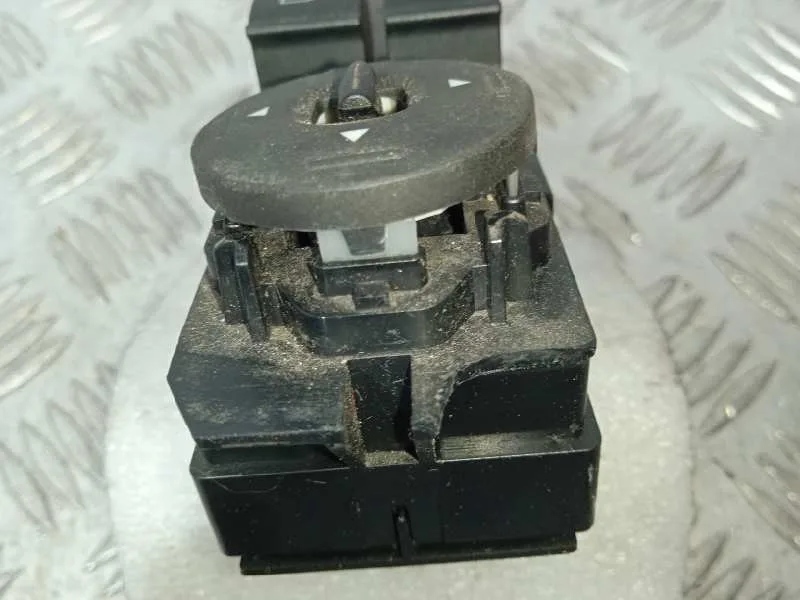 Mando Elevalunas Delantero Izquierdo para Ford Tourneo Courier (C4A)