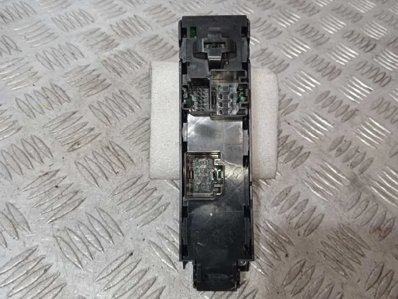 Mando Elevalunas Delantero Izquierdo para Ford Tourneo Courier (C4A)
