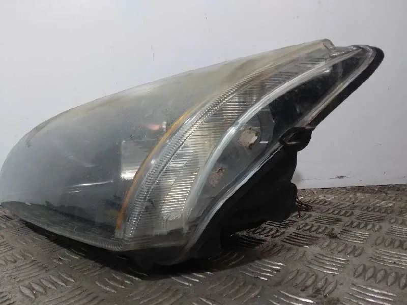 Faro Izquierdo para Ford Focus Berlina (Cap)