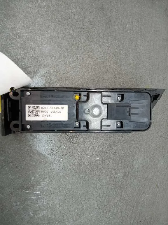 Mando Elevalunas Delantero Izquierdo para Land Rover Evoque
