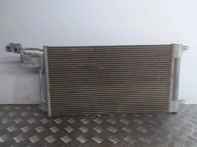 Condensador / Radiador Aire Acondicionado para Volkswagen Polo (6R1)
