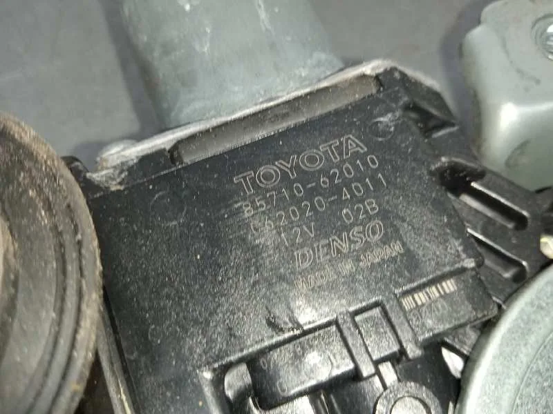 Elevalunas Delantero Derecho para Toyota Prius+