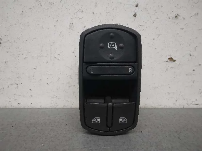 Mando Elevalunas Delantero Izquierdo para Opel Corsa D