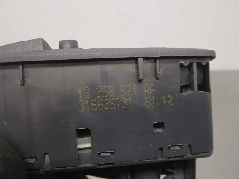 Mando Elevalunas Delantero Izquierdo para Opel Corsa D
