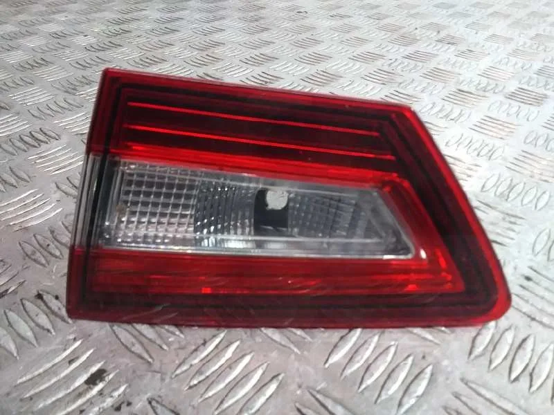 Piloto Trasero Derecho Interior para Renault Clio Iv